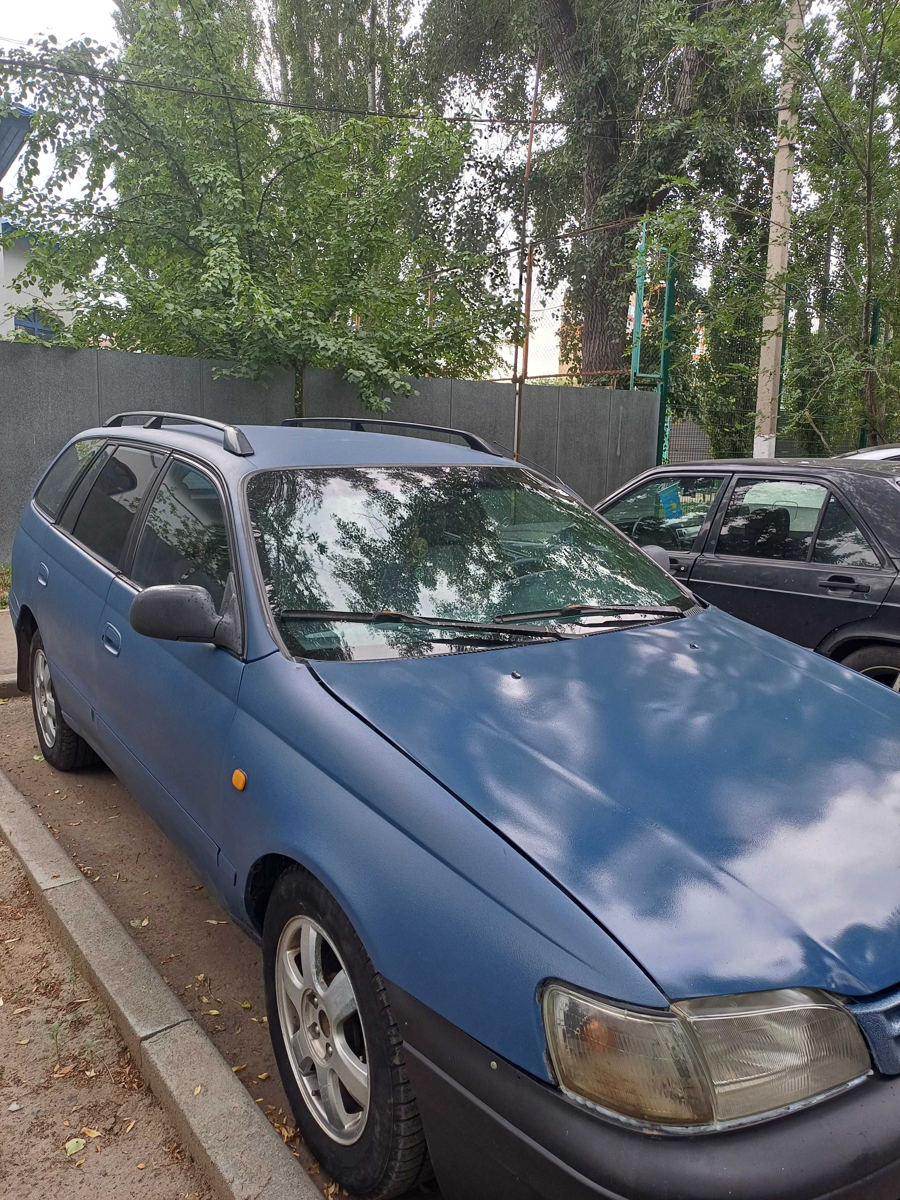 Тойота Карина Е продам