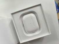 Продаю оригинальный кейс от AirPods Pro 2
Состояние отличное, заряд де
