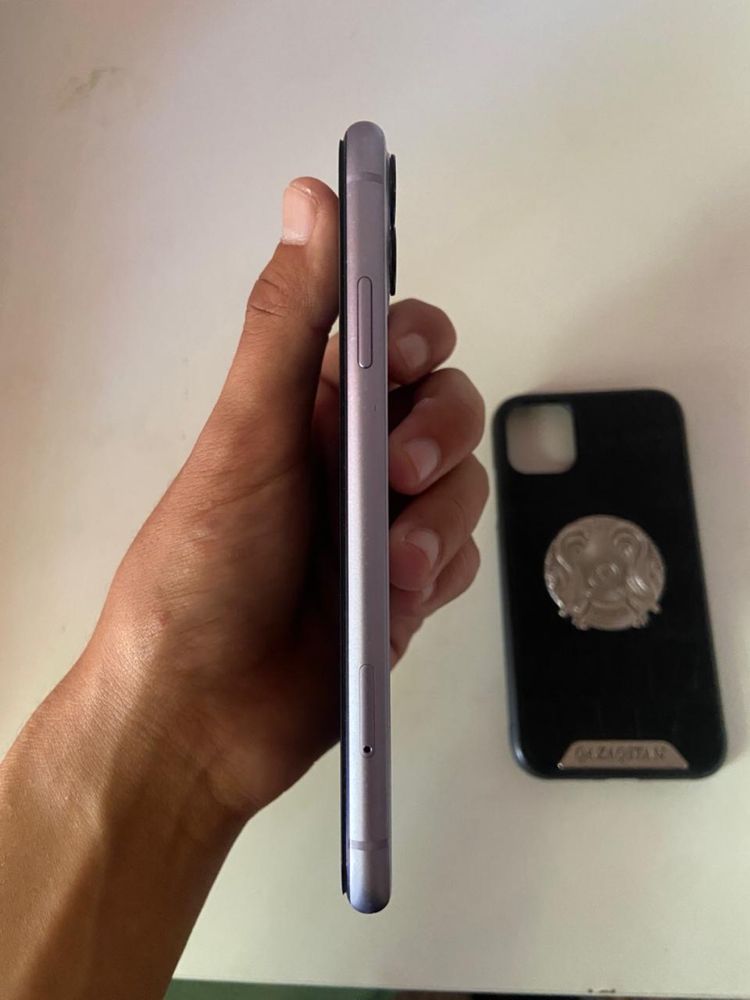 iPhone 11  128 / 100%