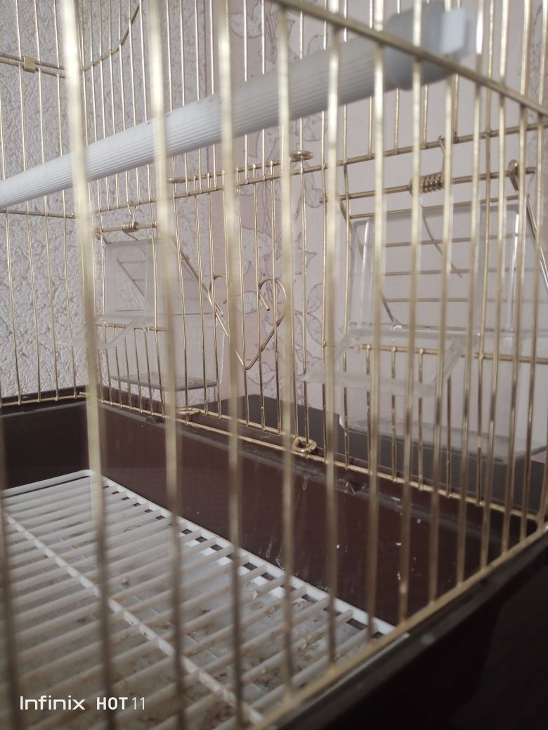 Продам клетку для попугая