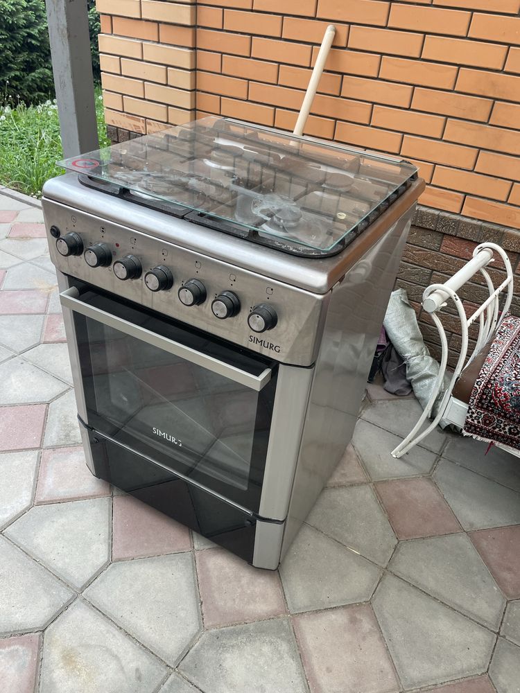 Газовая плита с электрической духовкой