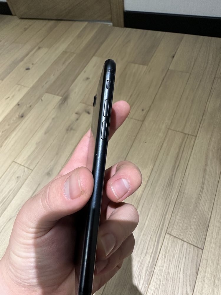 Продам Iphone 7 32 gb