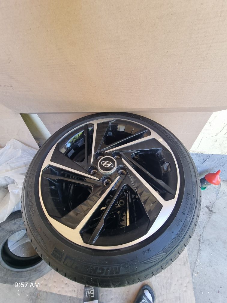 225/45R18 Michelin