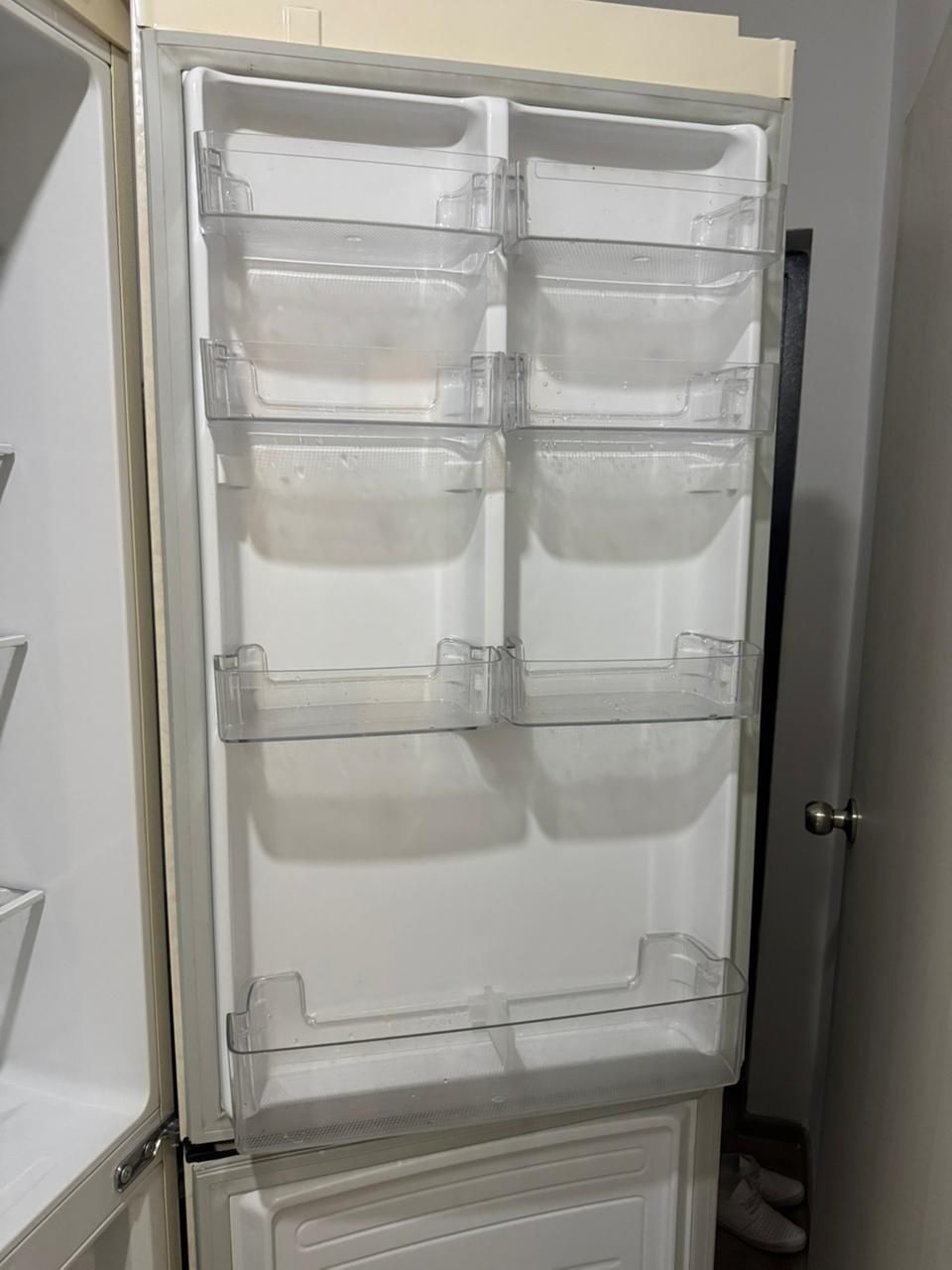 Продам Холодильник LG
