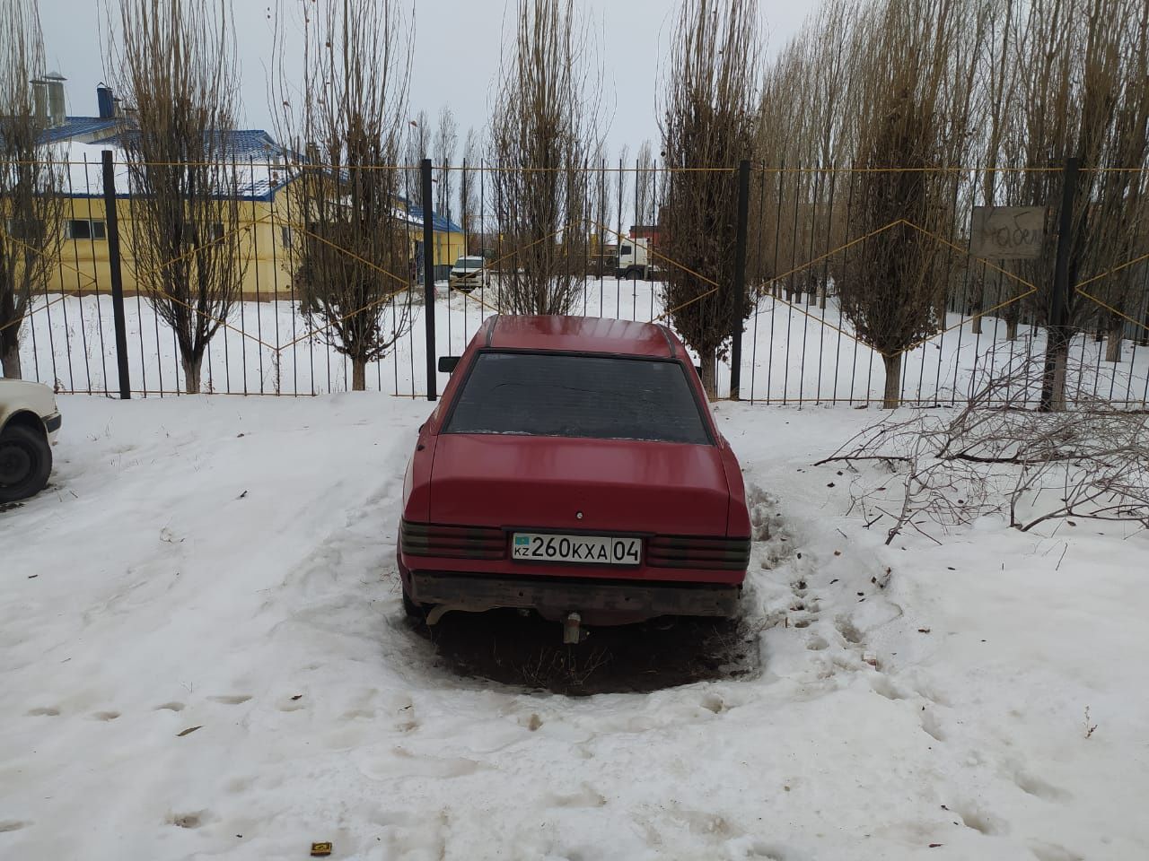 Мерс 190  год 1990  объем 2  ка бензин. Состояние хорошее