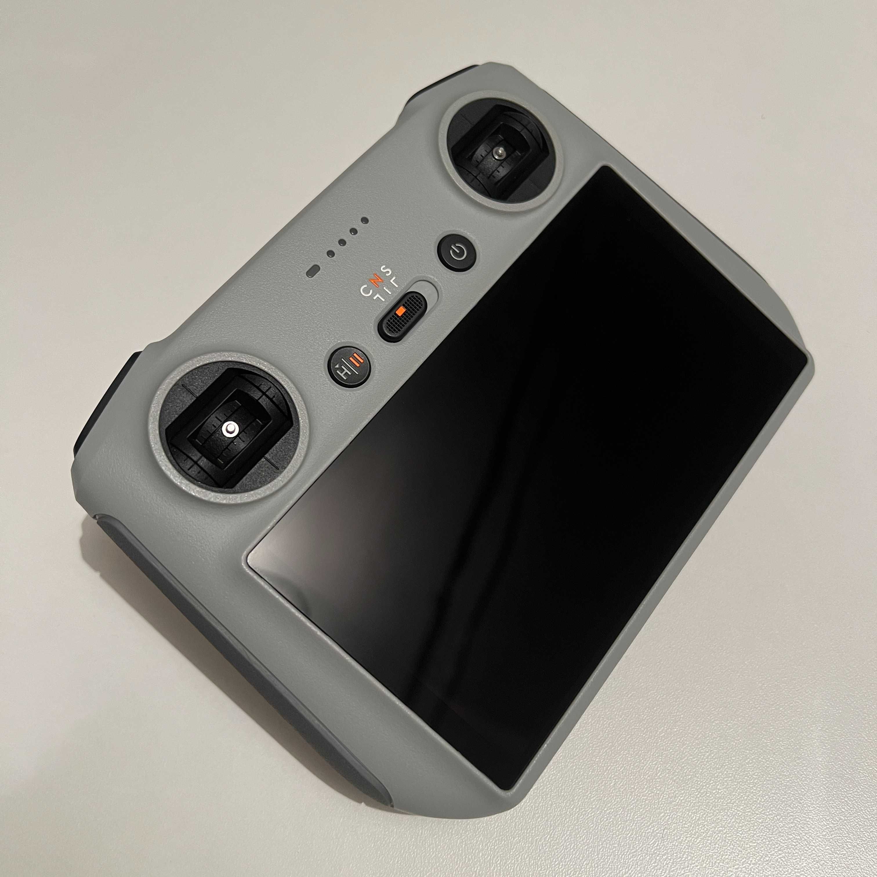 Дрон DJI Mavic 3 квадрокоптер - DJI RC, батарейка, зарядка, чехол