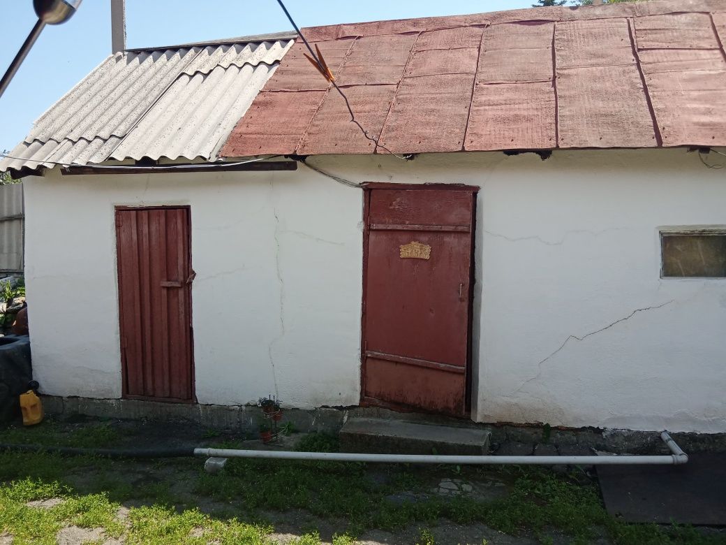 П Белоусовка Продам 1/2 особняка, кирпичный, 64 кв, 3 комнаты