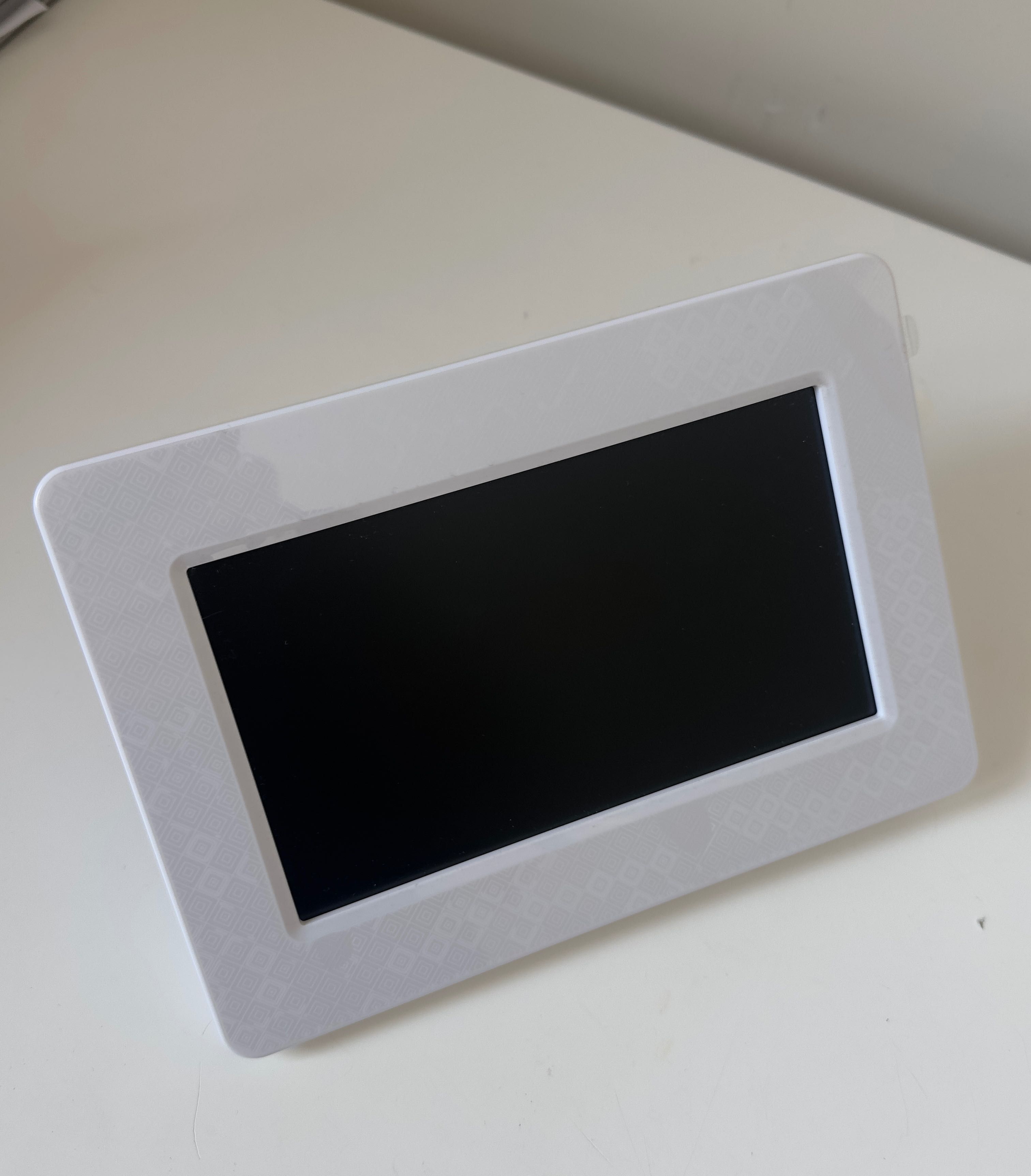 Цифровая фото рамка (digital photo frame)