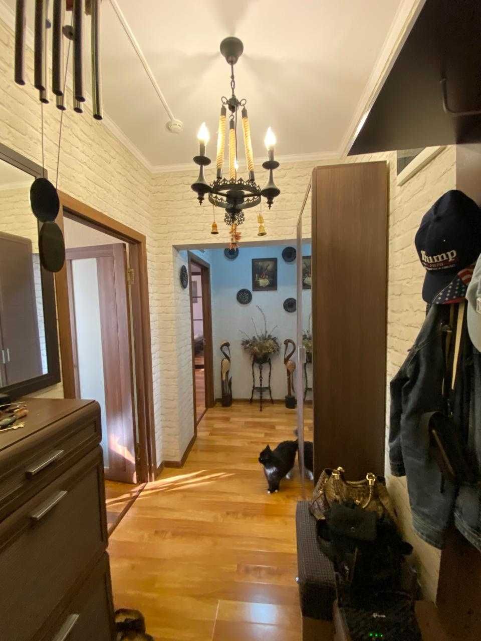 Продам двух-комнатную квартиру в ЖК "Навои", торг уместен.