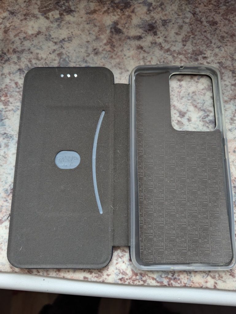Продам чехлы на vivo v27