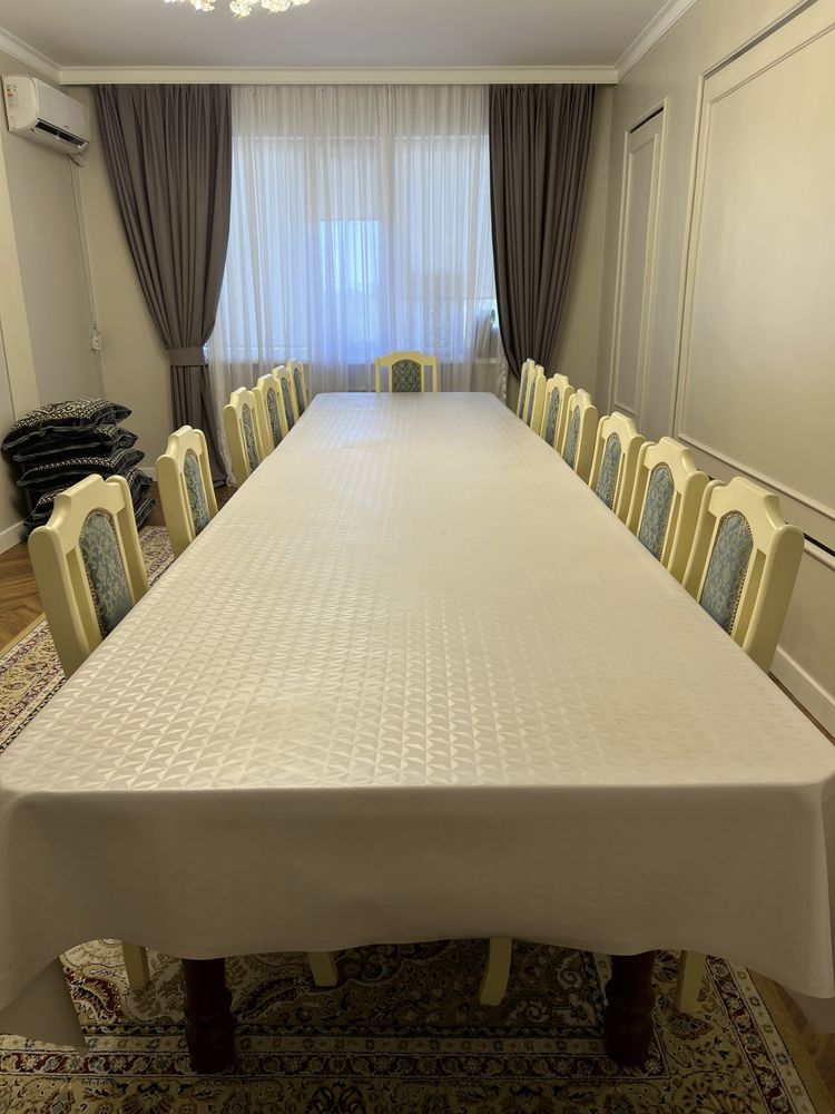 Стол большой стулья
