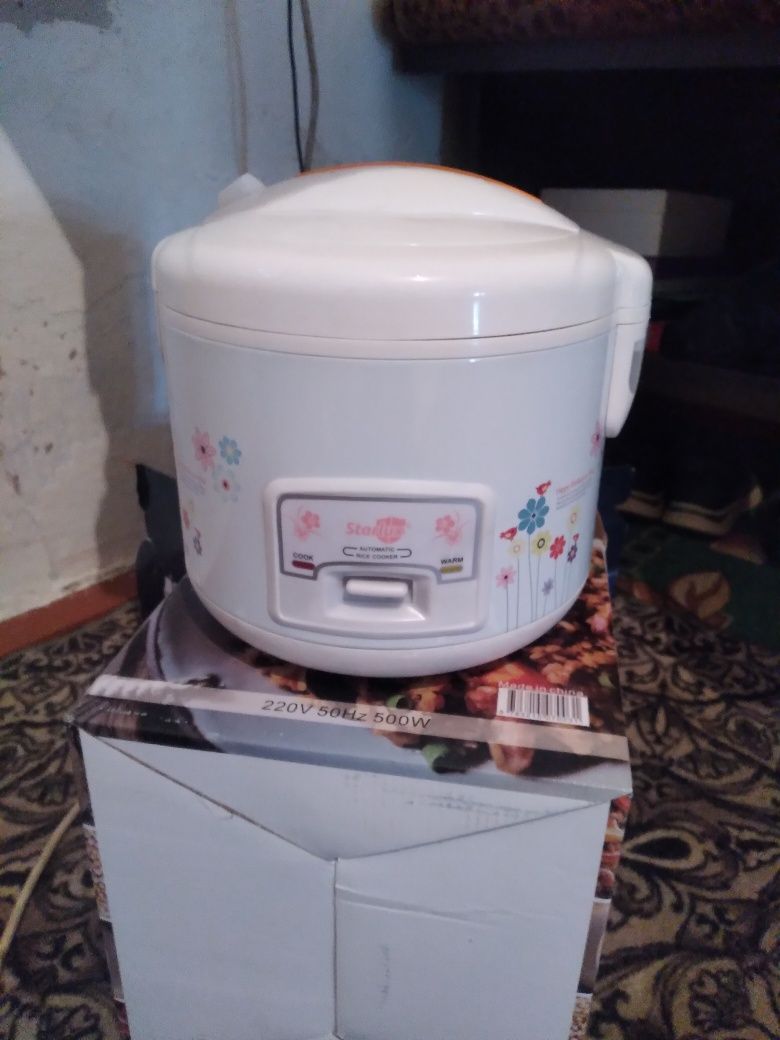 Продам кашеварку варить кашу . За 7000 тысяч .