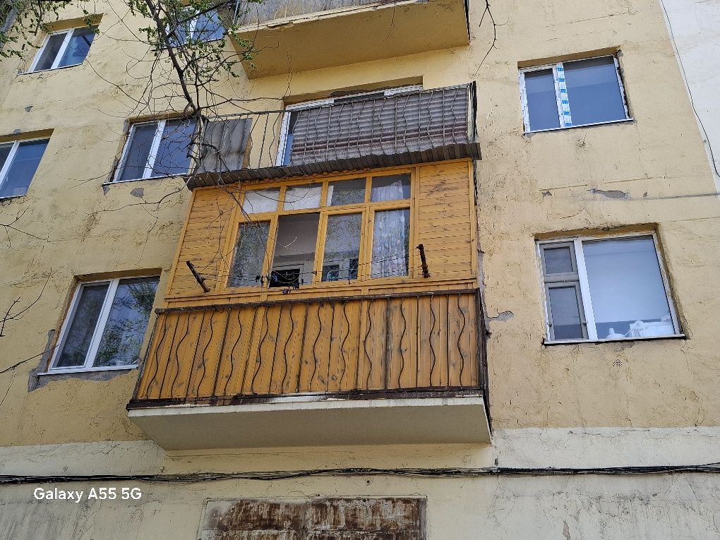 Продаётся 2 ком кв 2эт