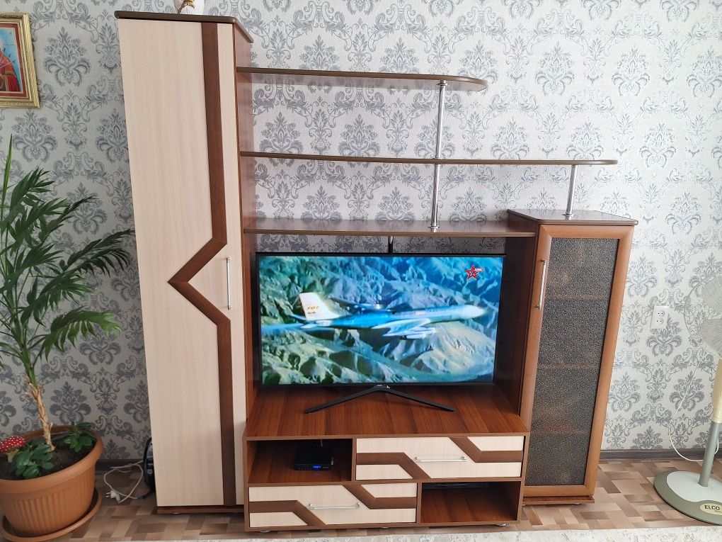 Продам стенку, б/у