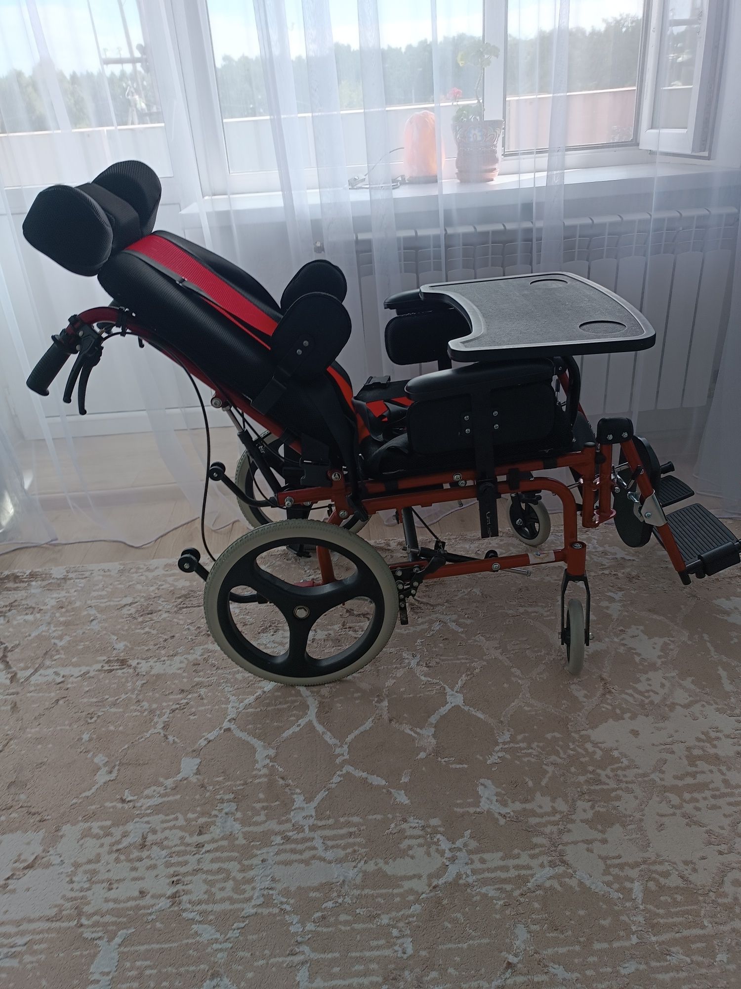 Продам инвалидную коляску