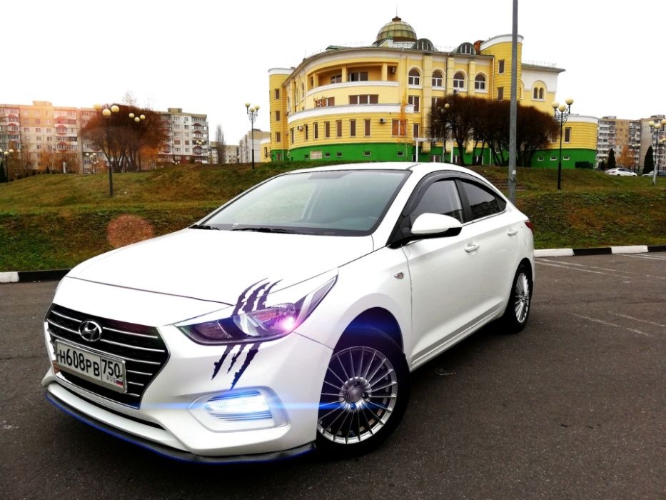 Решетка радиатора HYUNDAI ACCENT/SOLARIS 17-20 с хромом