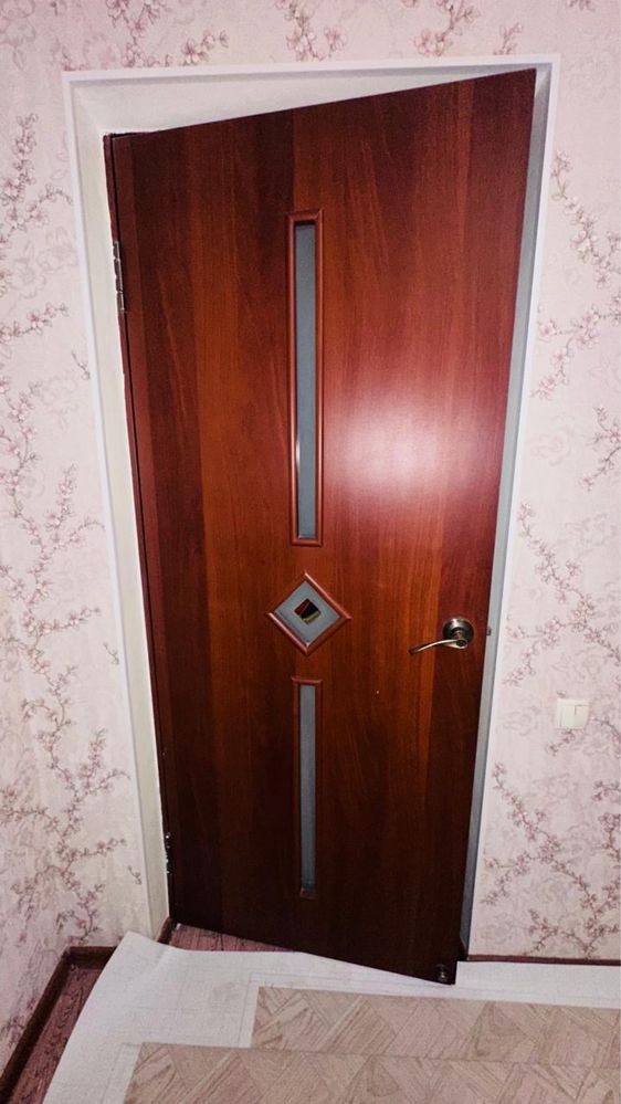 Продам двери деревянные. Размеры по 80, 70 и 60.