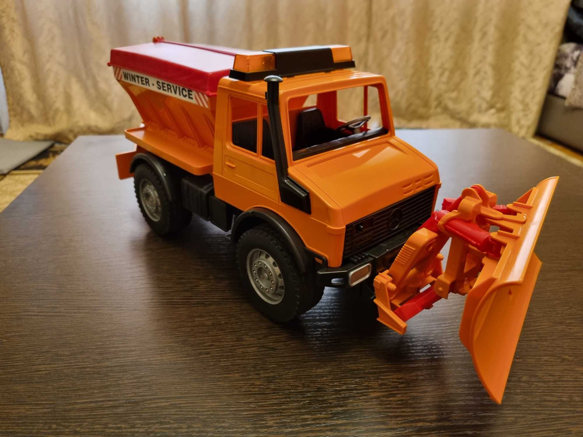 Bruder Unimog в идеальном состоянии