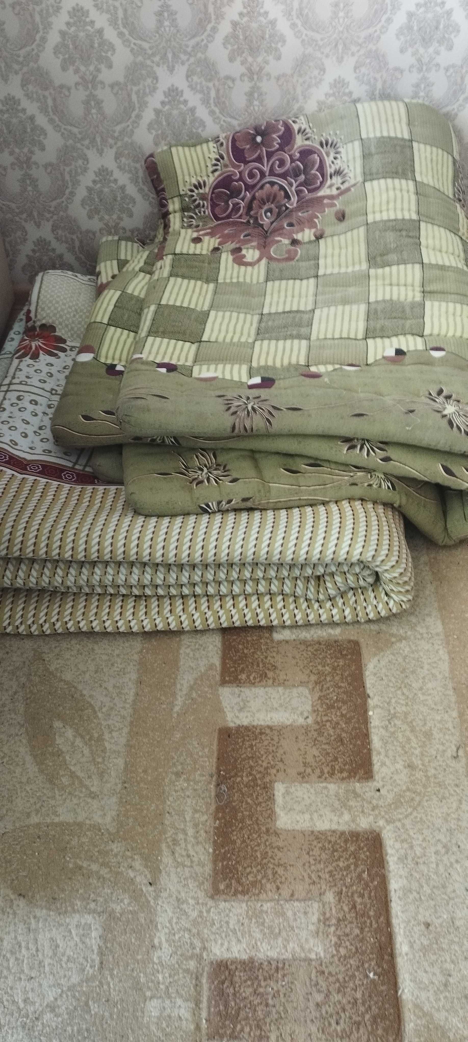 Продам корпешки, тосешки, есть с каз.орнаментом, на 2х спаль. кровать