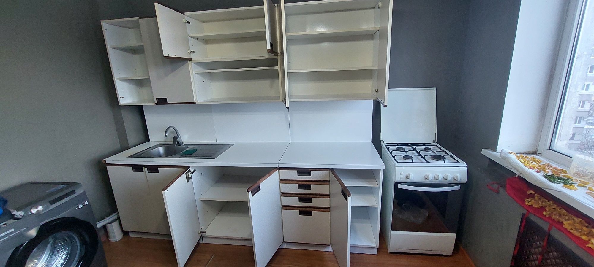 Продам кухонный гарнитур, б/у, пр. Чехия