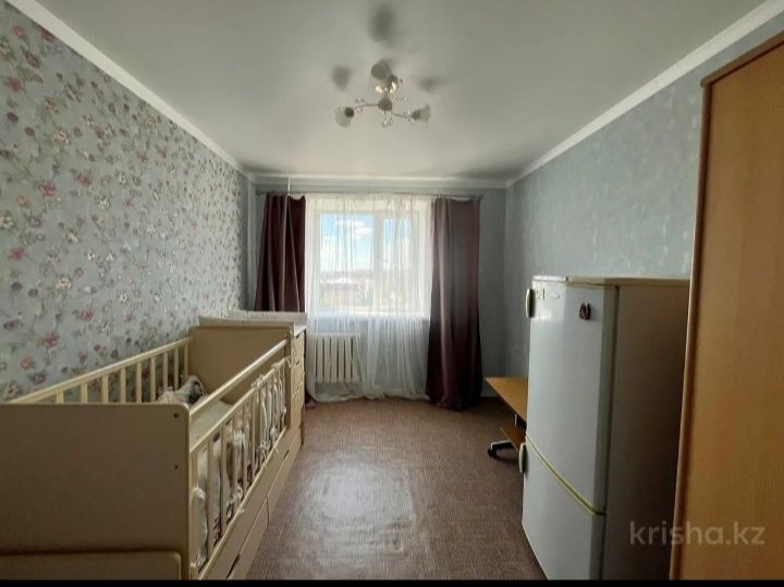 Продам 2-х к.кв, улучш. 8мкр . Срочно.