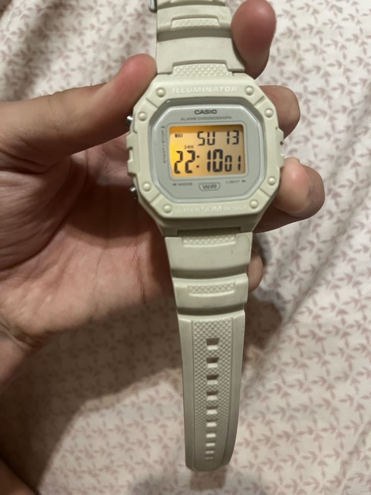 часы casio white