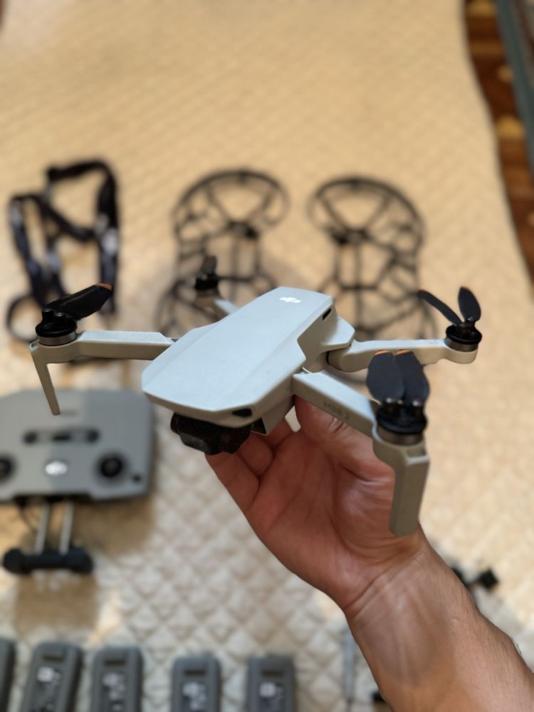 DJI Mini 2 Fly More Combo дрон