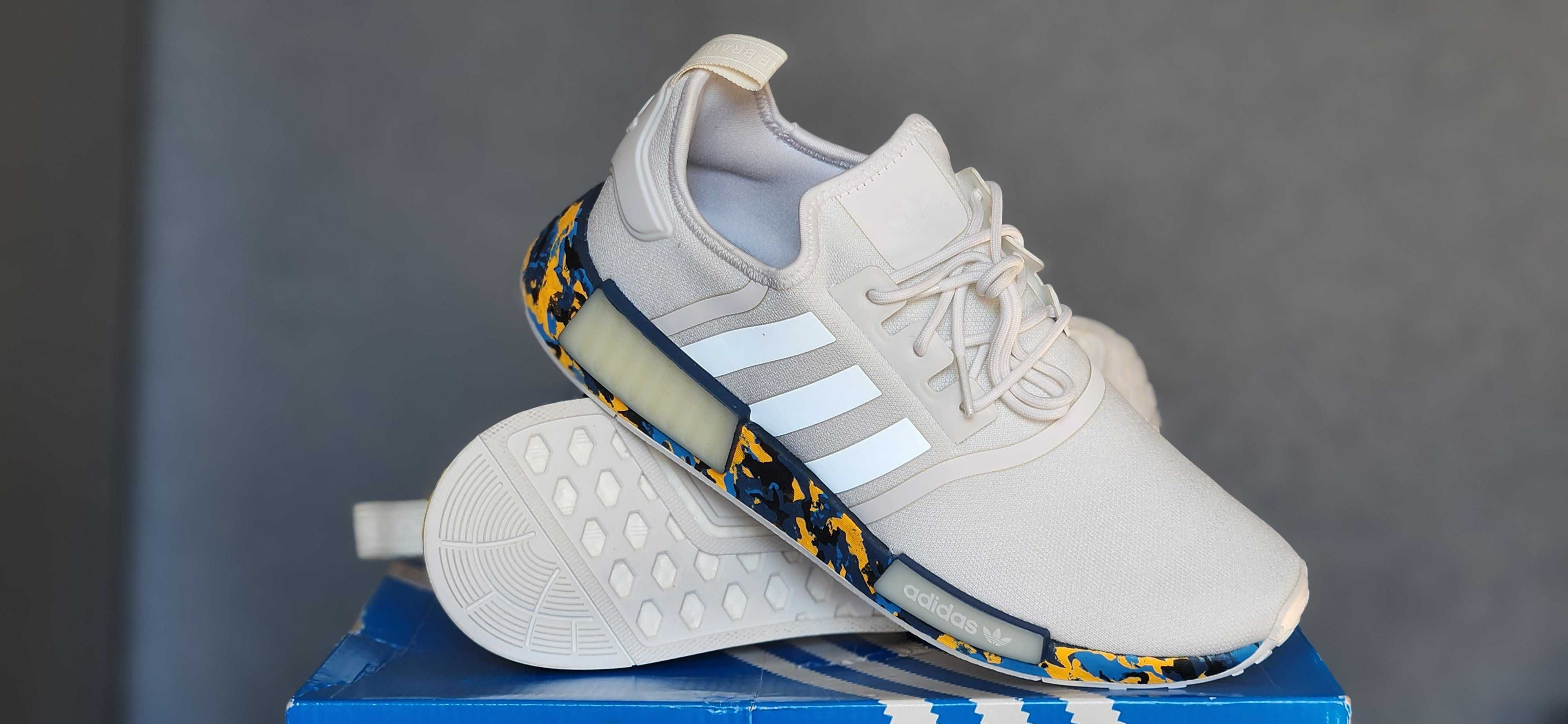 Новые кроссовки Adidas NMD R1