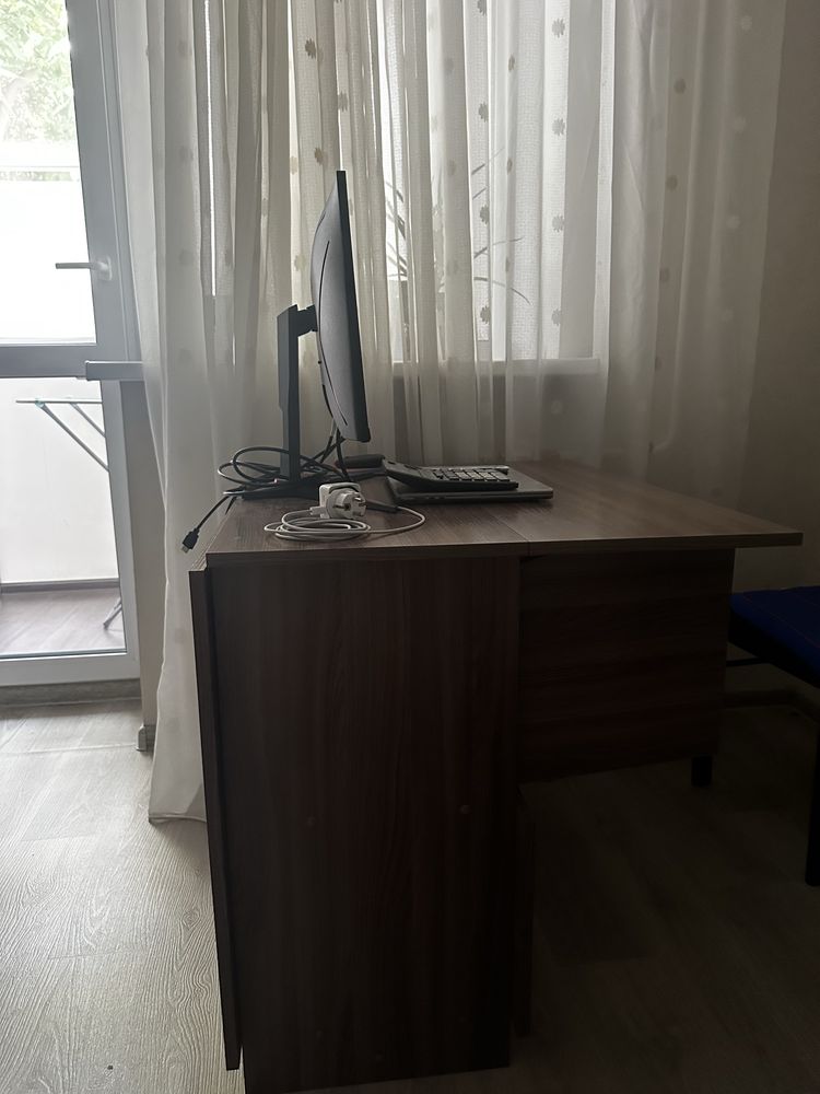 Срочно продается раскладной стол