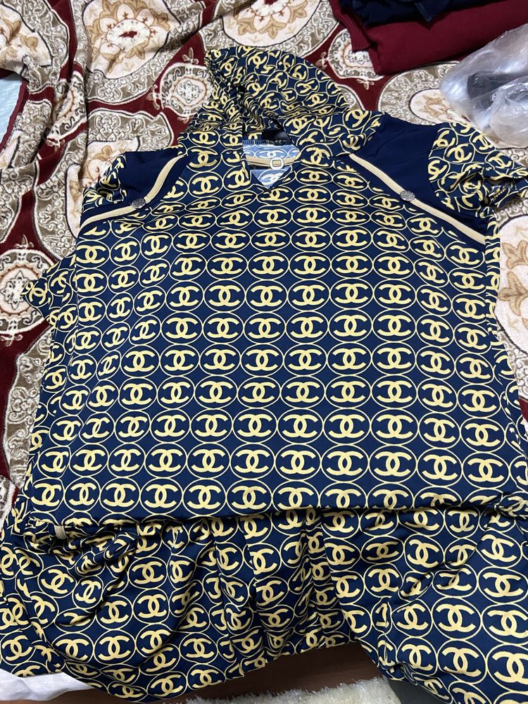 Продам одежду дешево.