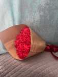 Розы из атласных лент