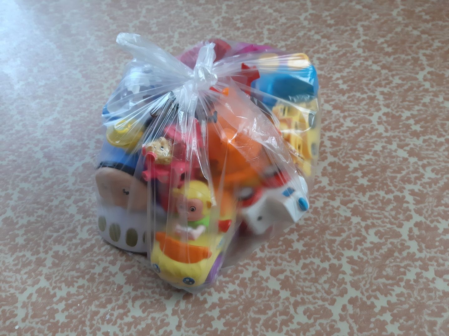 Продам пакет игрушек в одни руки.