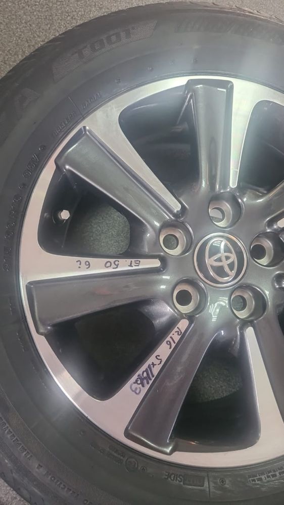 Титанка с резинам 215/60R16
