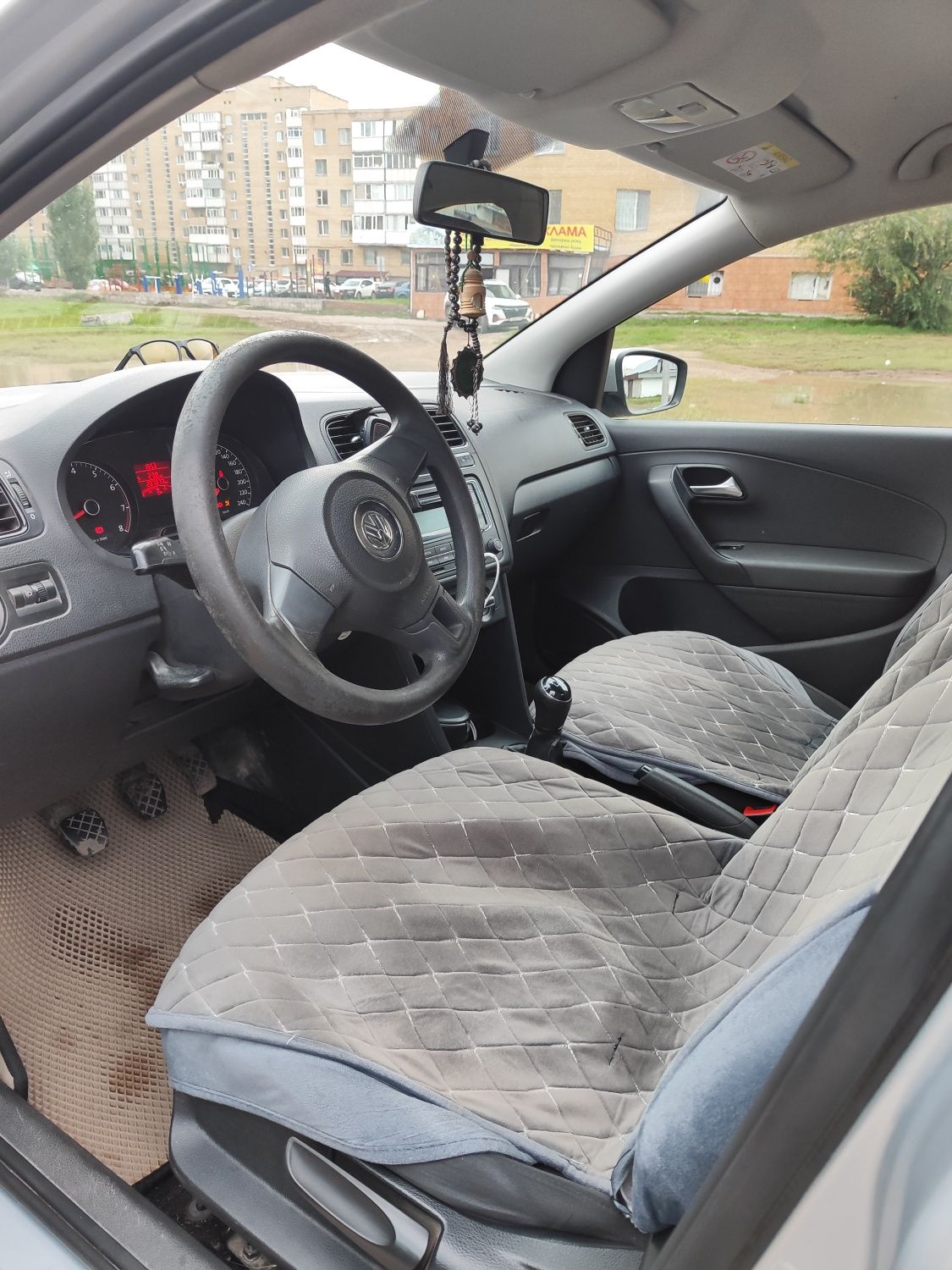 Продам машину Volkswagen Polo