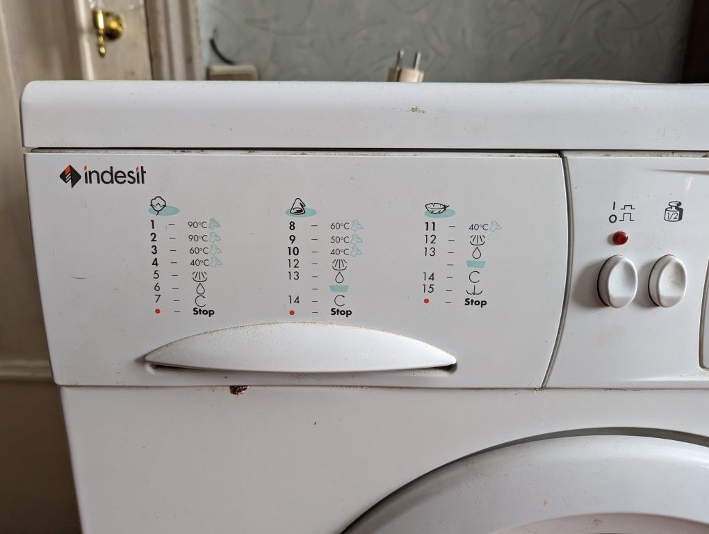 Стиральная машина Indesit WG622T