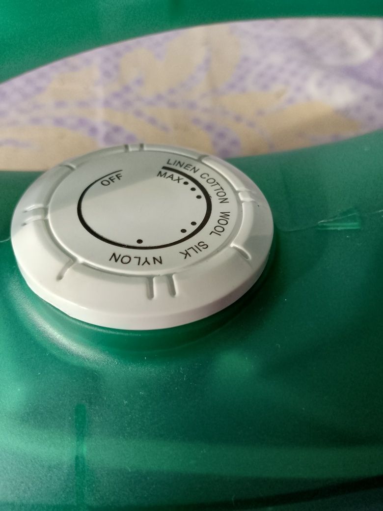 Утюг паровой. 1600 w. Рабочий