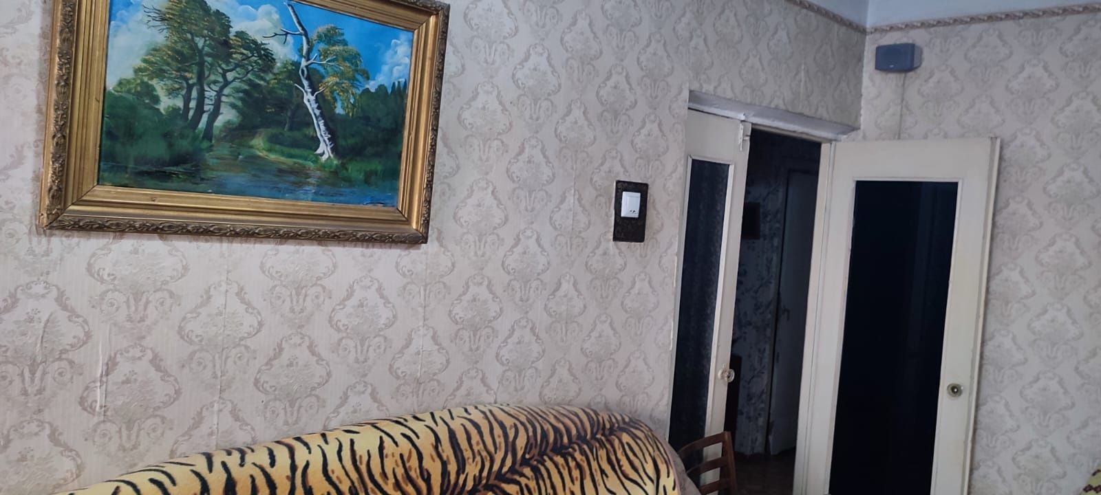 Шымкент ул. Сайрамская продам 2 комнатная квартира 77 серия 53,5 кв/м
