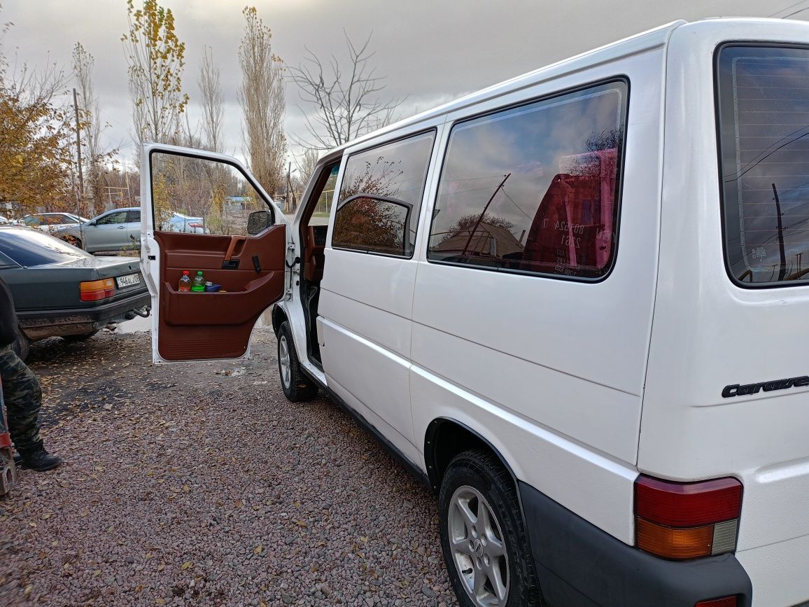 Продам Volkswagen Caravelle