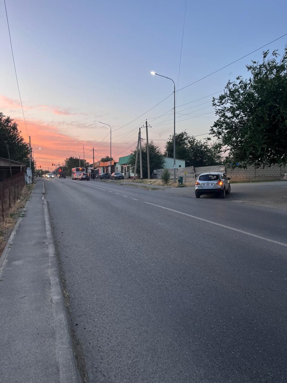 Үй сатылады, Дача Қайнарбұлақта, срочно бағасы 85 млн, келсімі бар.