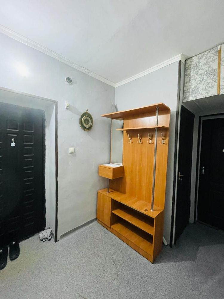 Продается 3-комнатная квартира, г. Шымкент, 4 микрорайон