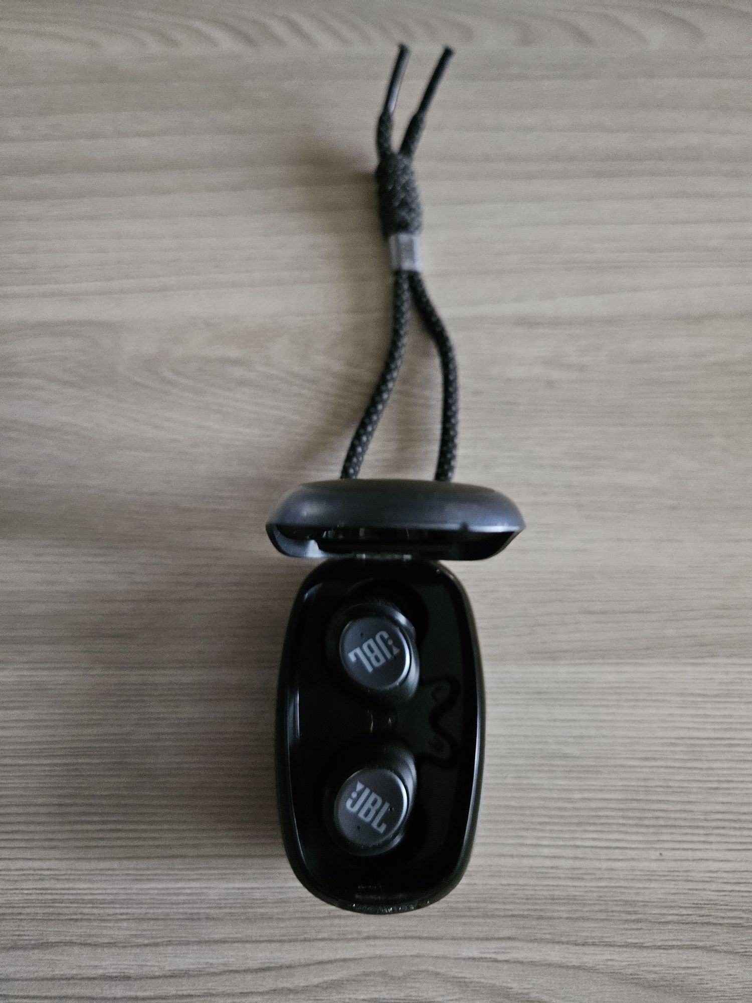 Беспроводные наушники JBL