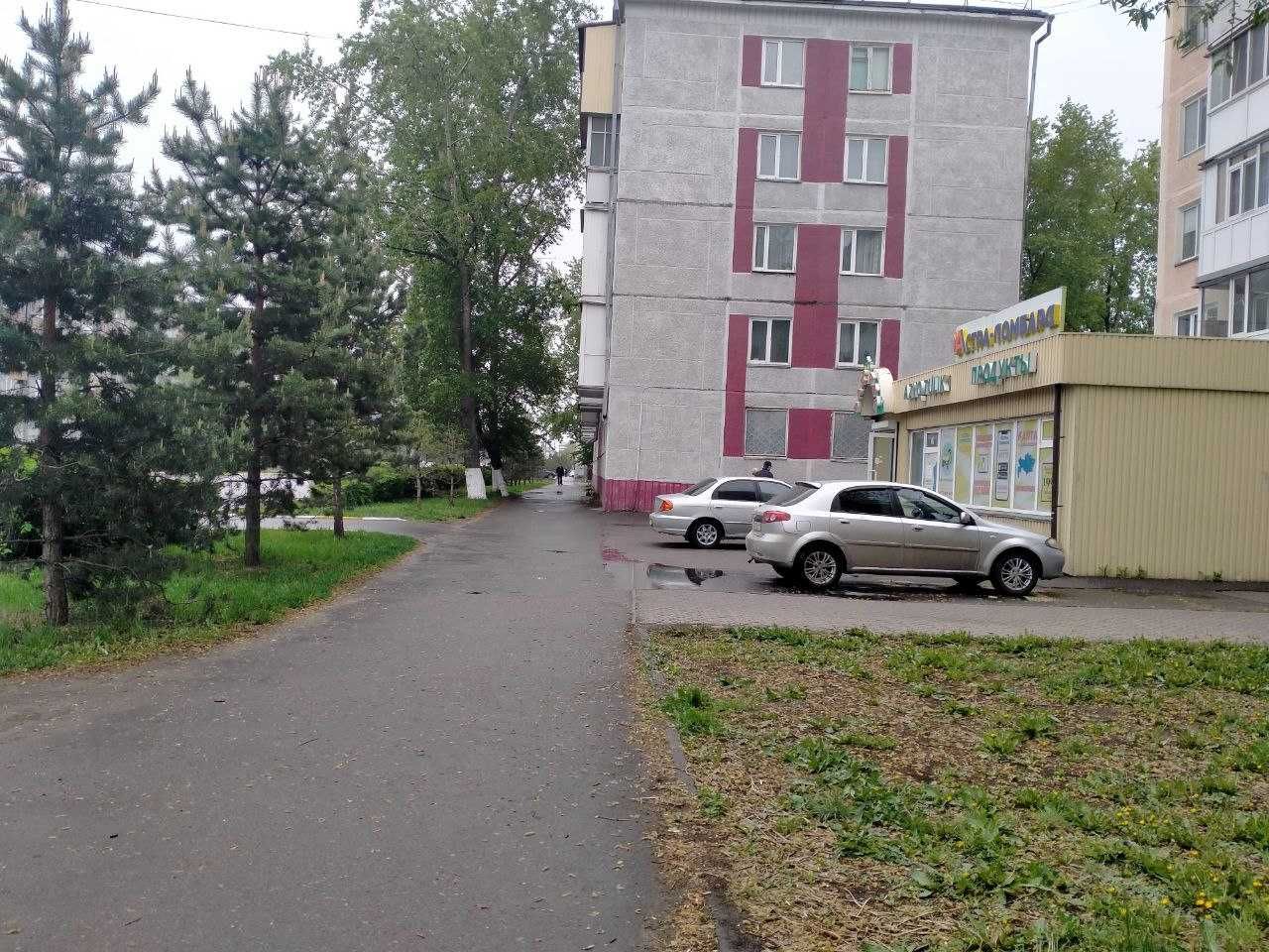 Продажа продуктового магазина, на первой линии центральной улицы.