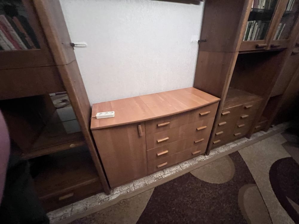 Продам гарнитур из дерева