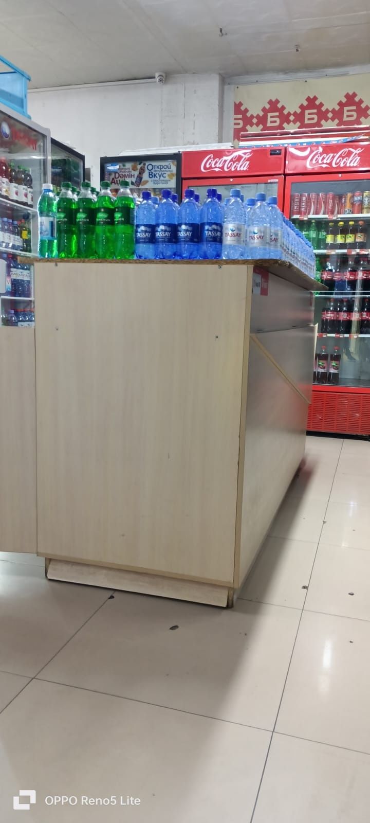 Продается стол-полка,  витринный
