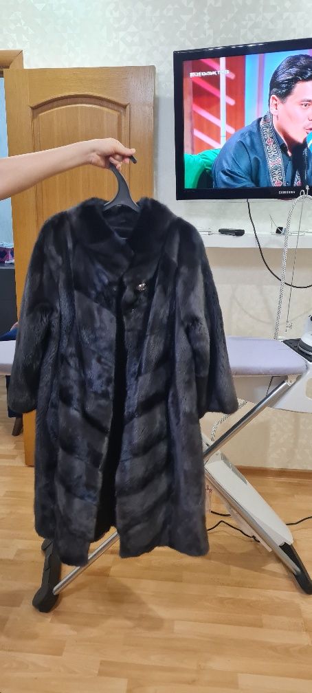 Норковая шуба длинная, теплая