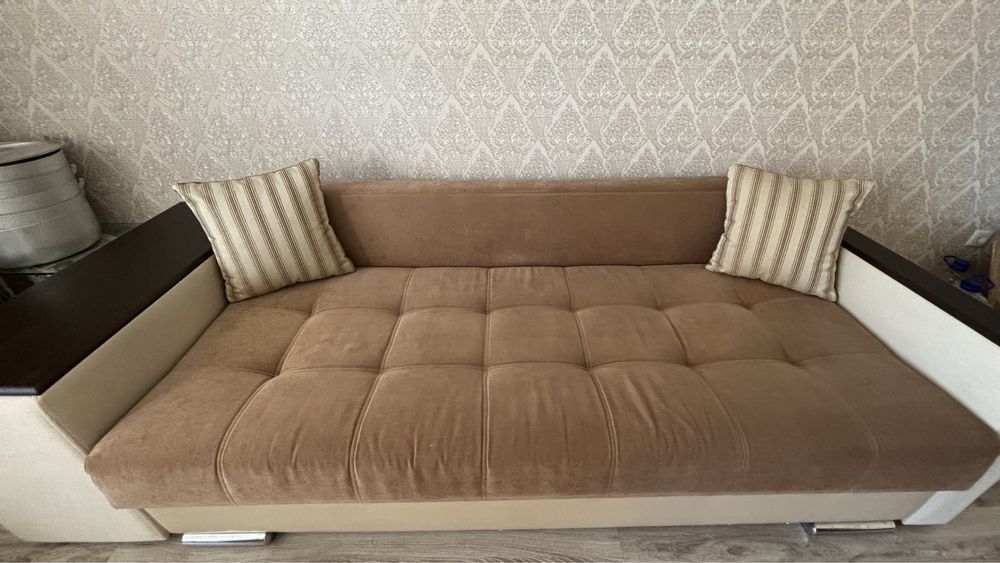 Продам диван Россия