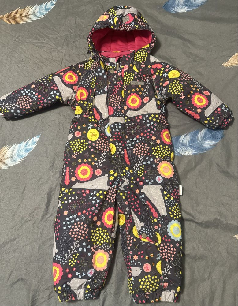 Продам зимний комбинезон для девочки