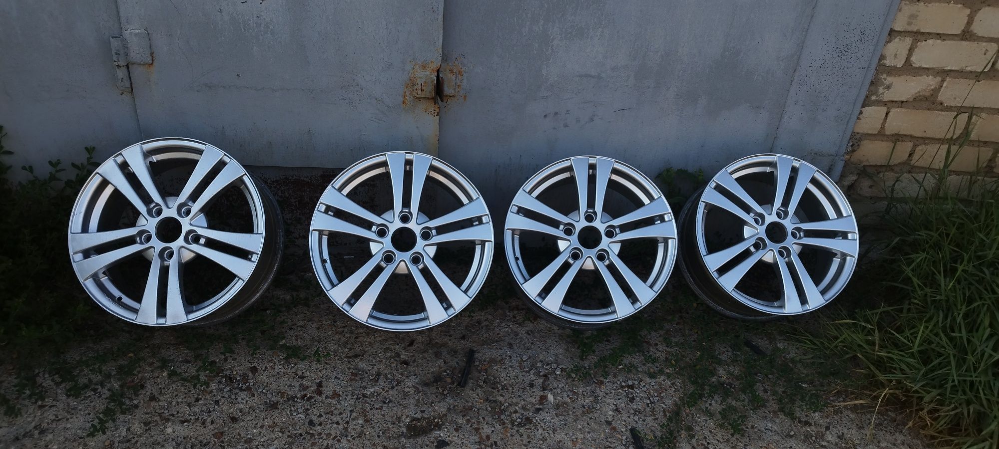 Продам диски R16 5/112
