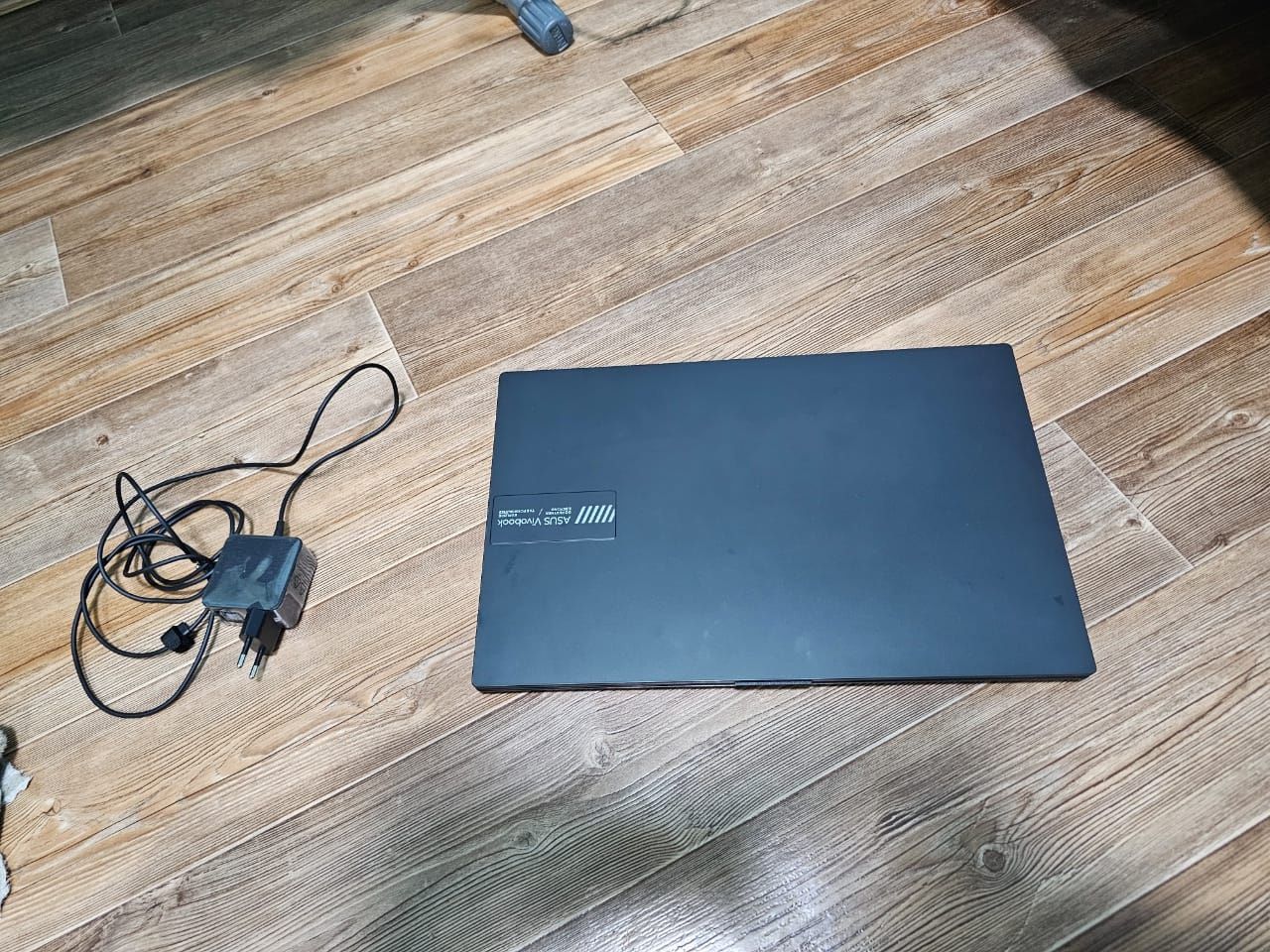 Продам новый современный ноутбук asus
