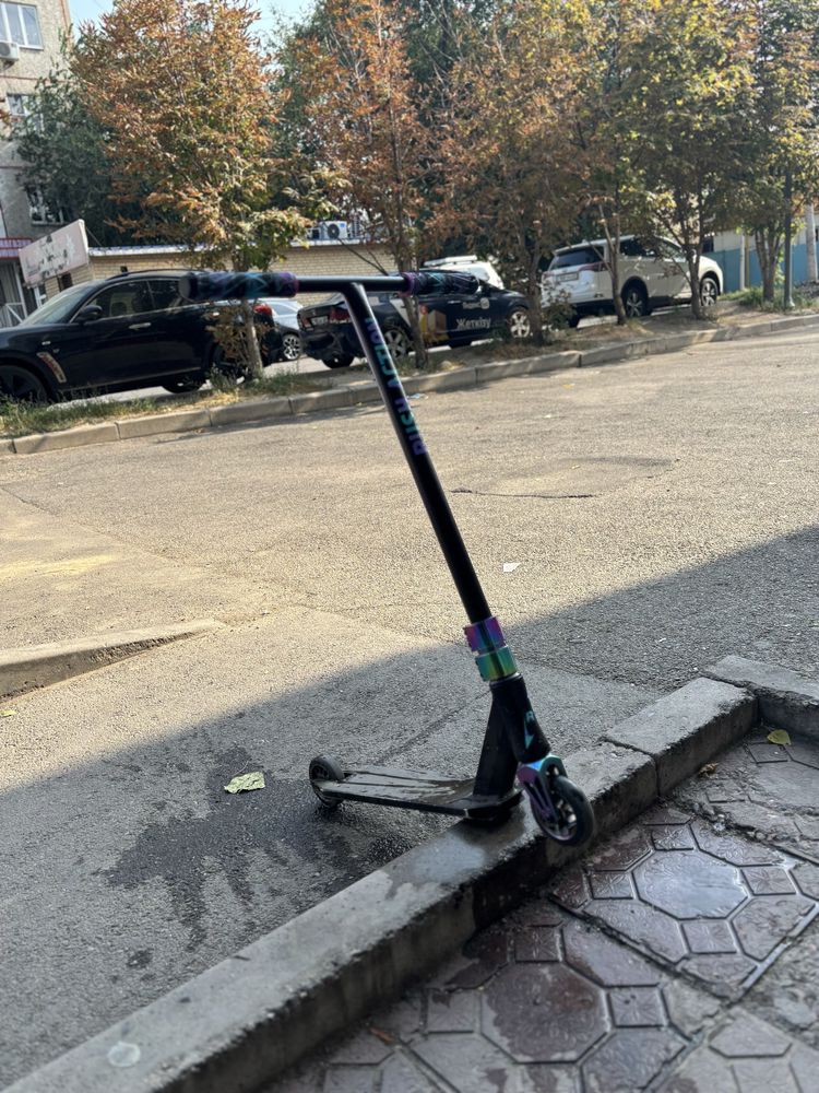 Продам самокат трюковой